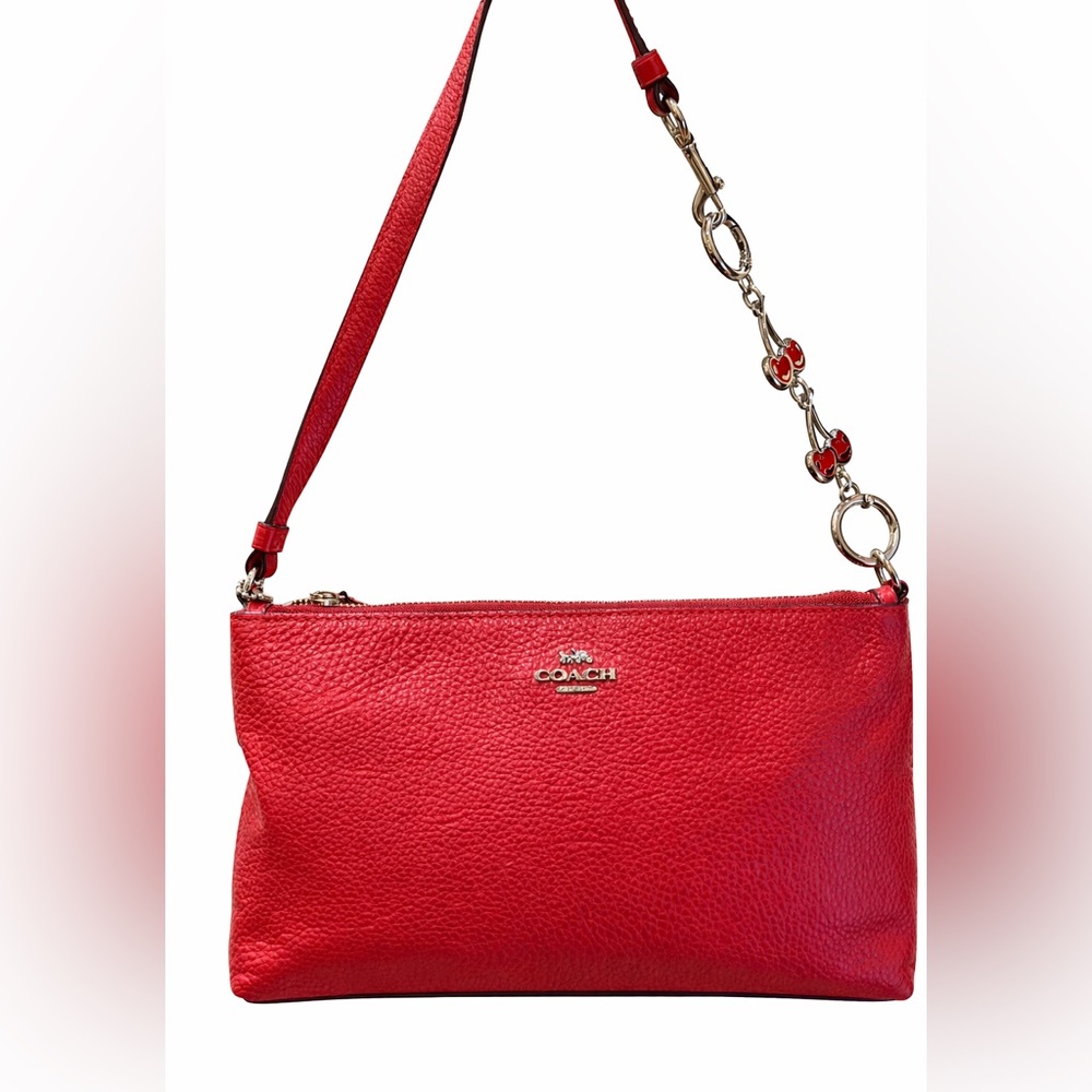 NWOT Coach XLarge 11”x6” Pebble Grain Red Leather Wristlet / Bag